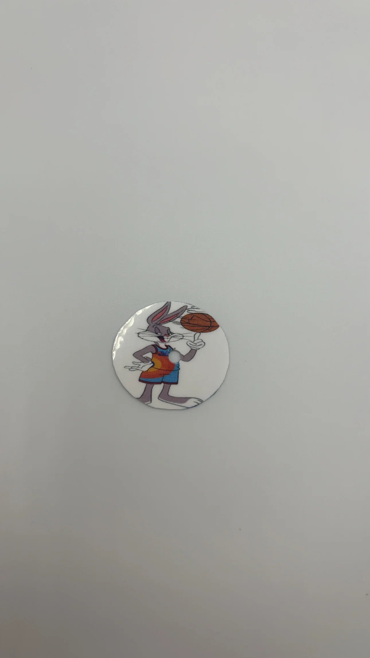 Sticker Bugs Bunny con balón - Aroa Dedales