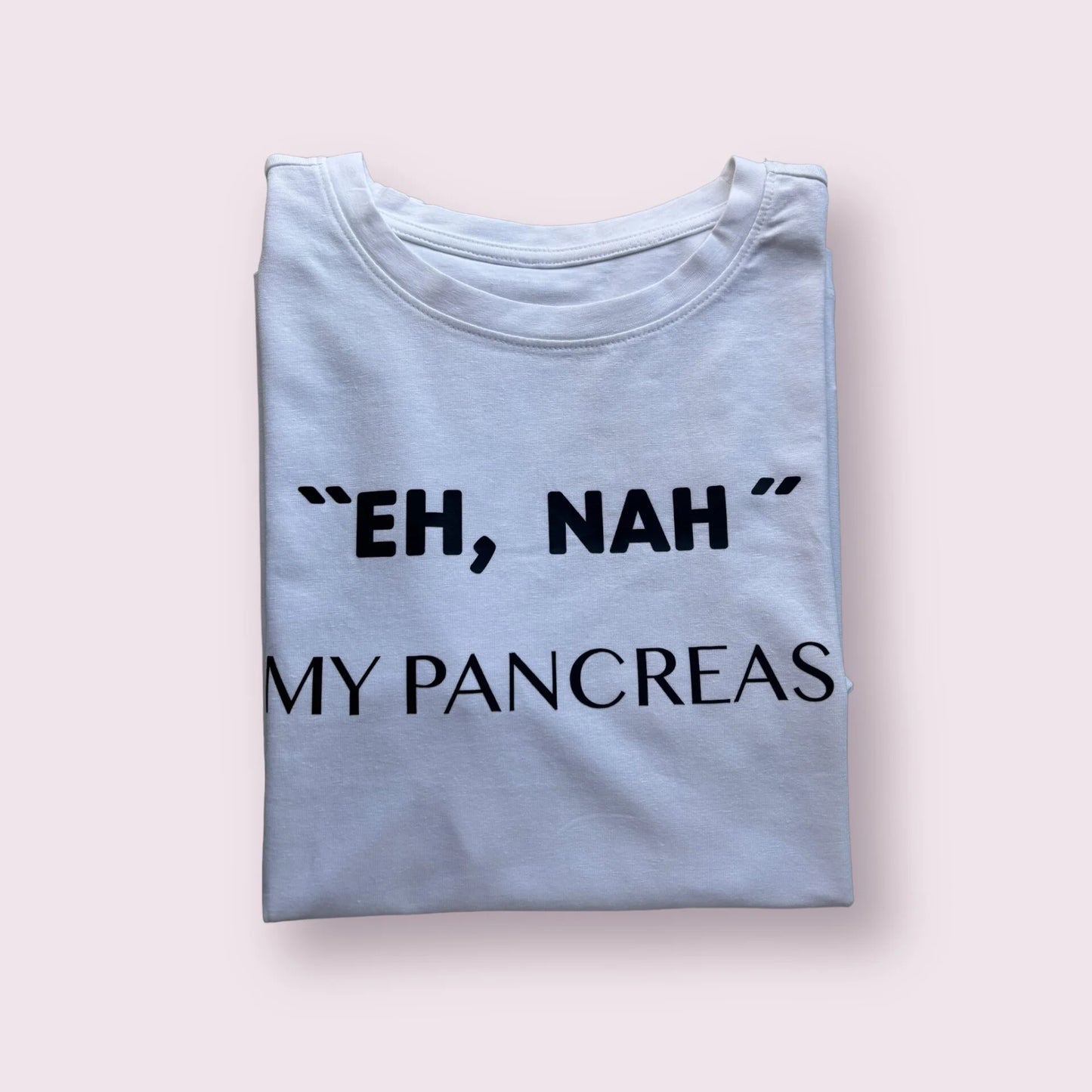 camiseta con texto eh nah my pancreas estampado en el pecho