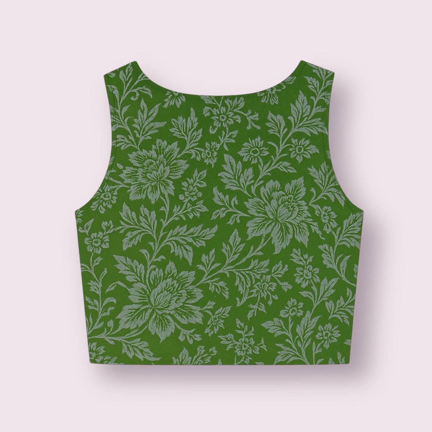Detalle frontal del top cropped verde floral para mujer, blusa corta de lino con estampado de flores, ideal para looks de primavera verano, prenda artesanal con diseño moderno, perfecta para estilo casual o elegante.