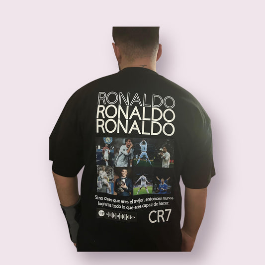 camiseta estampada Cristiano Ronaldo con mosaico y frase en la espalda