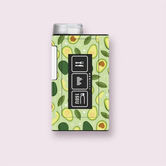 Sticker para bomba de insulina Ypsopump con diseño de aguacates y hojas verdes sobre fondo verde claro. Estilo fresco, divertido y natural.