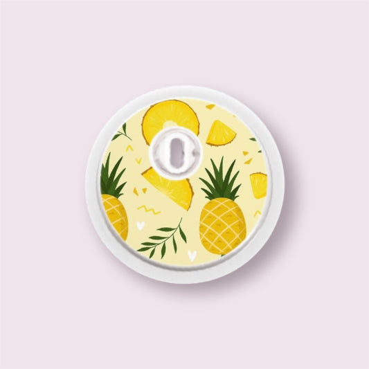 Sticker decorativo para sensor Freestyle 3 con ilustraciones de piñas, hojas tropicales y corazones sobre fondo amarillo claro